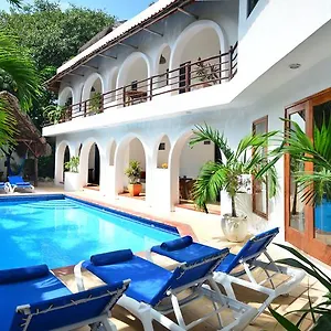 Club Yebo Hotel
